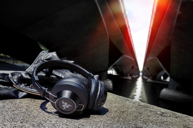 razer-adaro-series-headphones-2