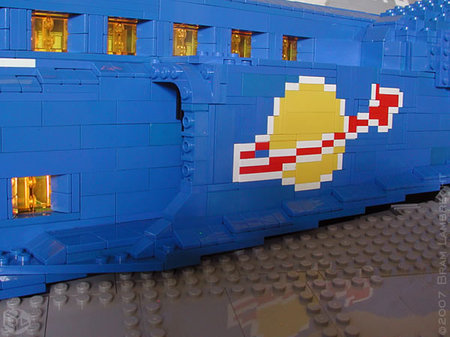 Classic_Lego_Space_Liner_9.jpg