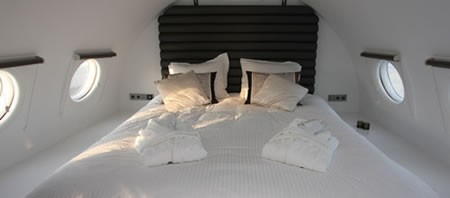 A one-night-stand in a Cold War aircraft?