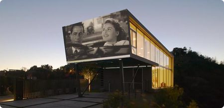 Coolest_Home_Theater_1.jpg