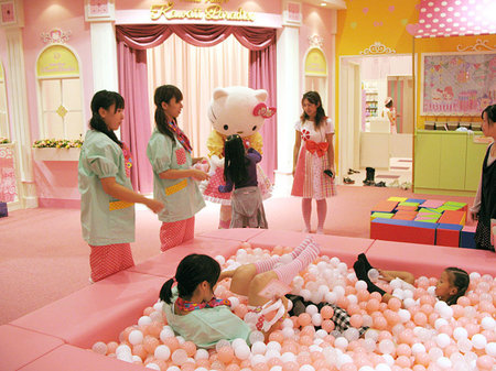 Hello-Kitty-Kawaii-Paradise.jpg