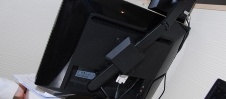 Samsung’s 22-inch all-in-one LCD solution with a tandem 7-inch monitor