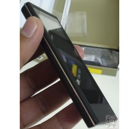samsung_yp-p3_pmp_4.jpg