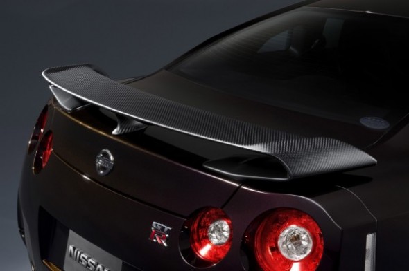 2014-nissan-gtr-special-edition-2