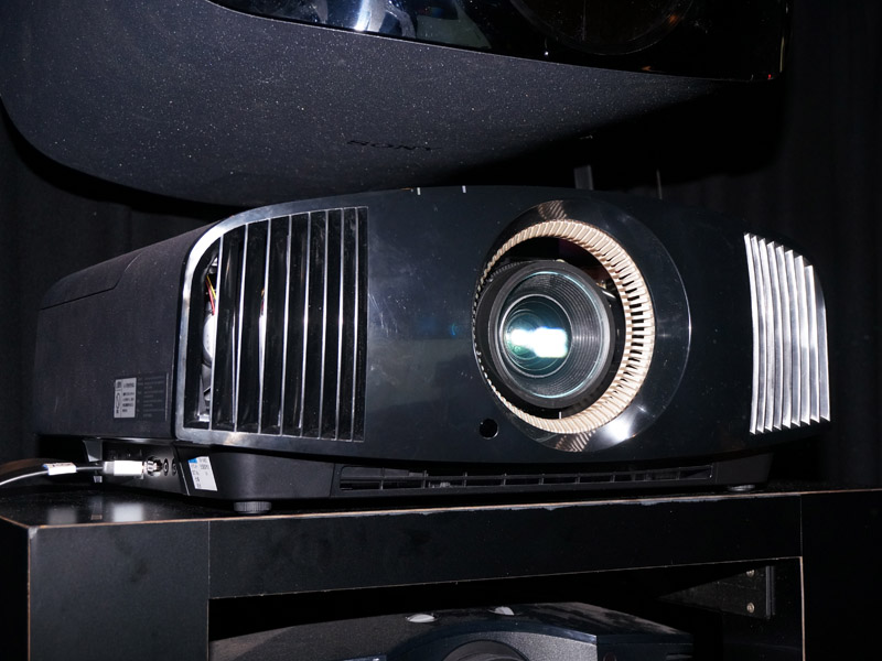 Sony announces high-end native 4K supported home projector VPL-VW500ES