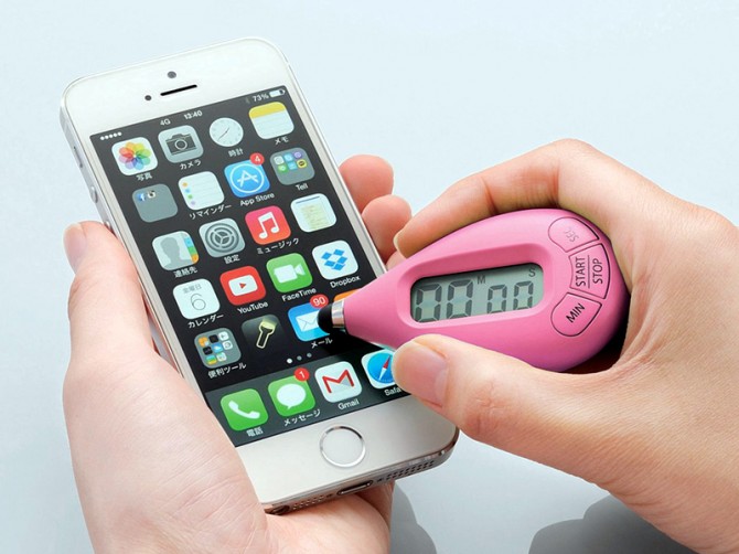 Operate your smartphone with soaked hands with this kitchen timer that ...